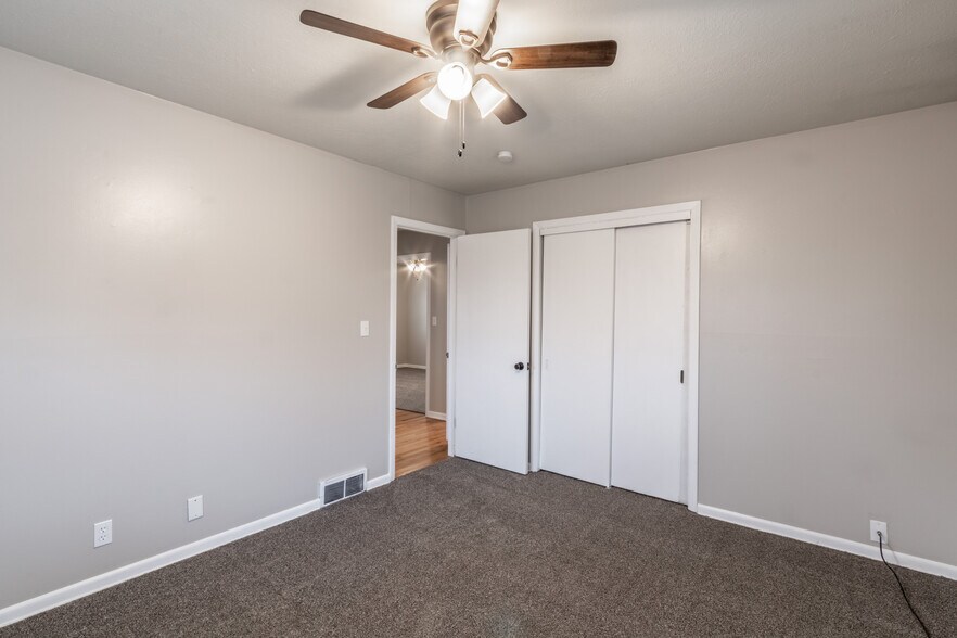 Building Photo - 1218 Sunset Dr