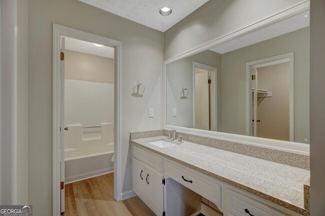 Building Photo - 107 Ridge View Ct