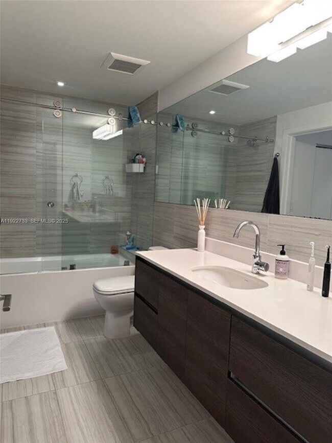 Building Photo - 301 Altara Ave