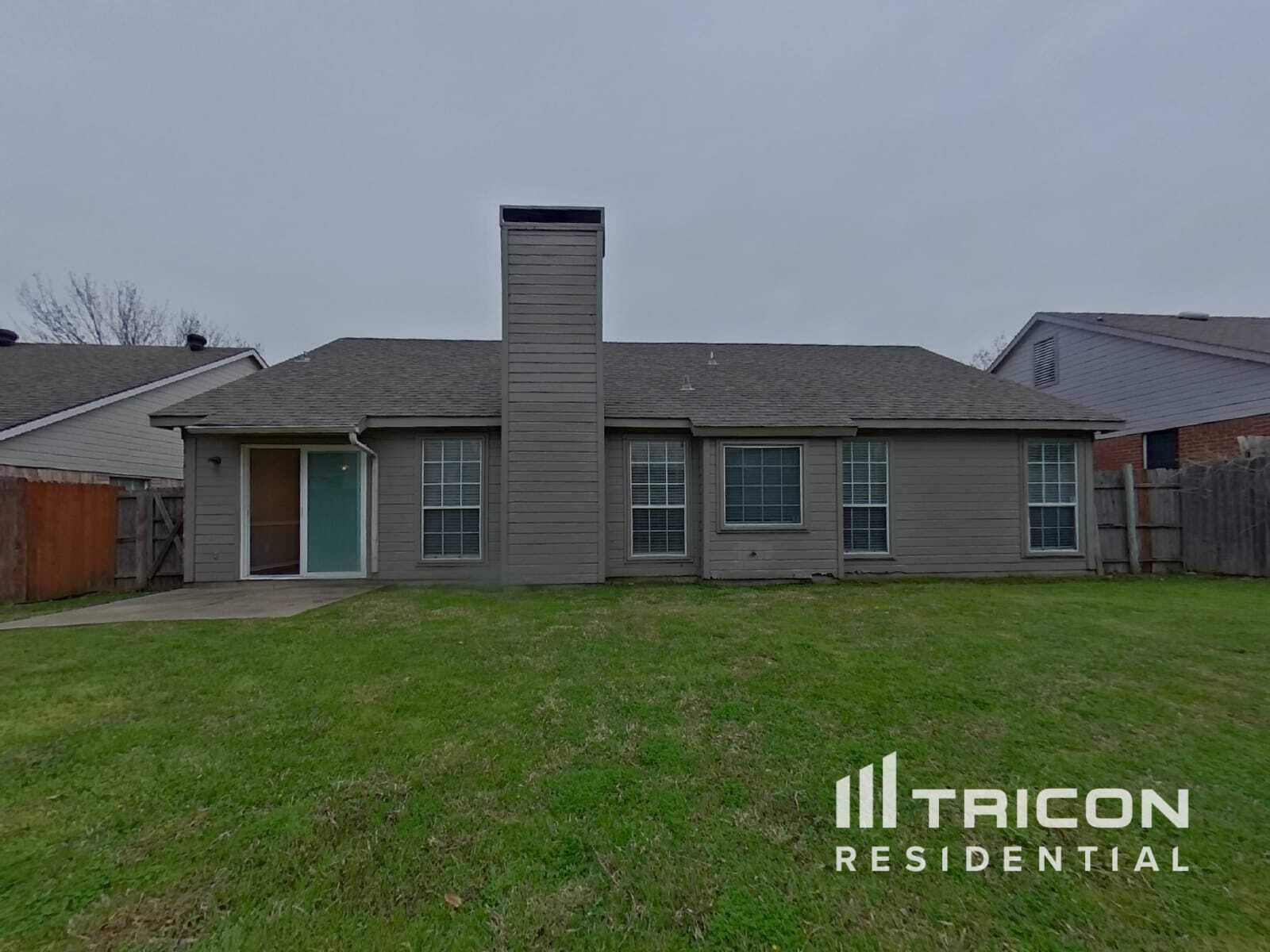 Building Photo - 160 Westwood Dr