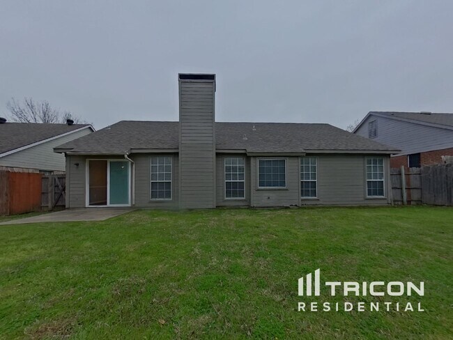Building Photo - 160 Westwood Dr