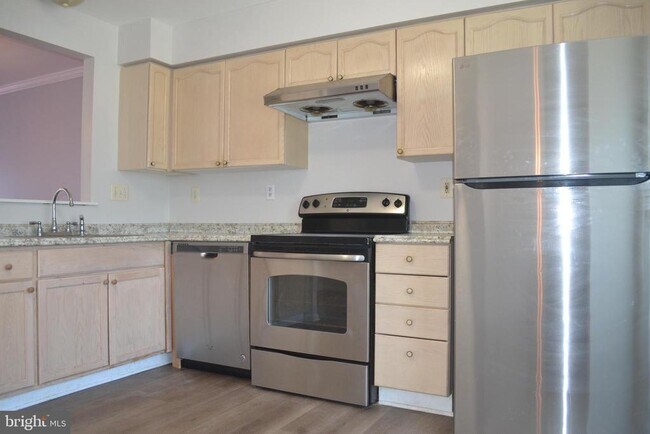 Building Photo - 7104 Collinsworth Pl