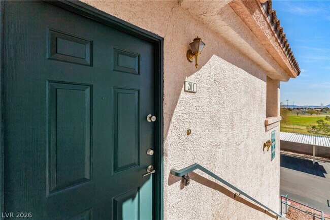 Building Photo - 2113 Echo Bay St