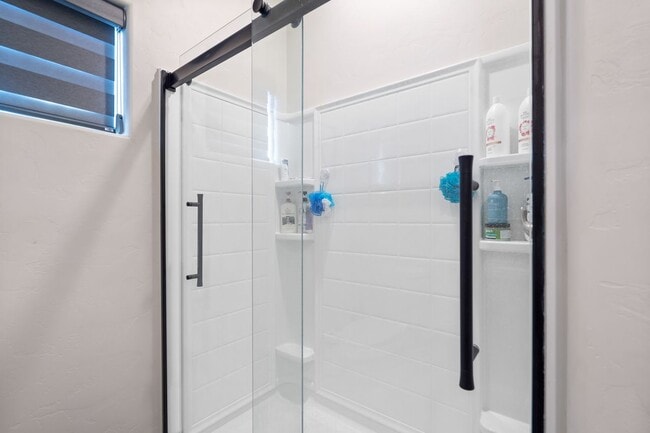 Building Photo - 1829 Camino Lebanon