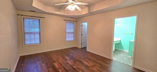 Building Photo - 45 Chemin Pl