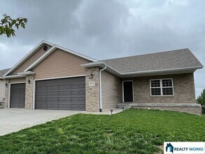 Building Photo - 8020 Renatta Dr
