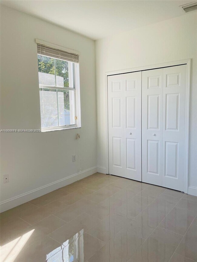 Building Photo - 8048 NW 108th Ct