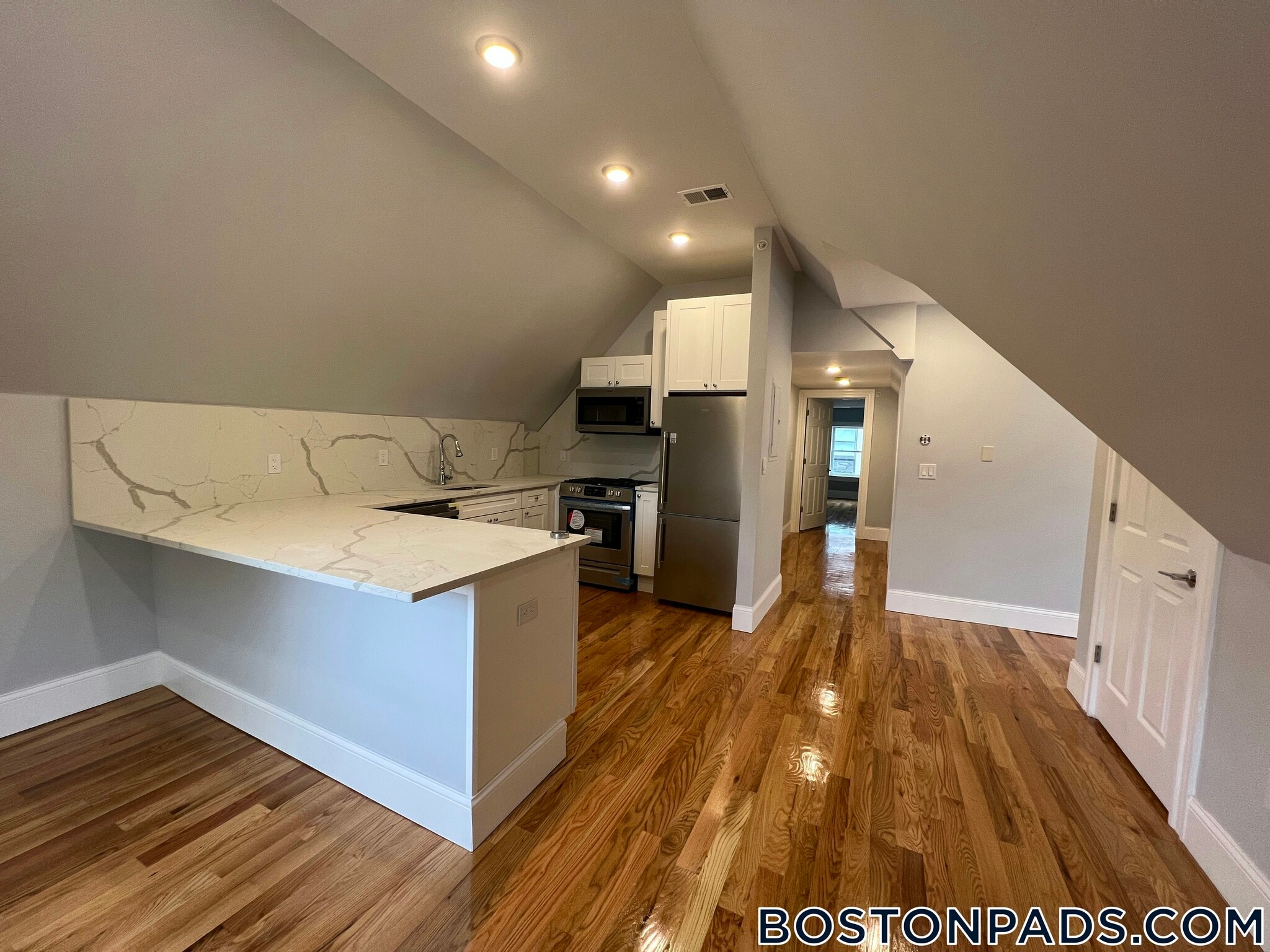 Building Photo - 158 Morrison Ave