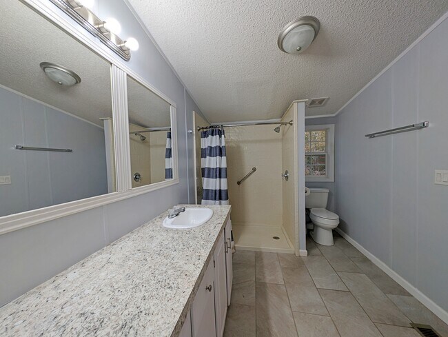Building Photo - 1340 Meadowland Dr