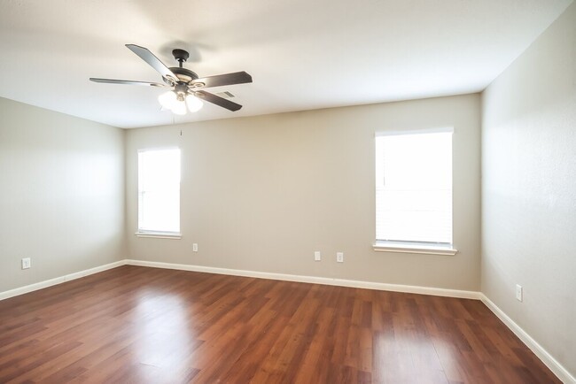 Building Photo - 29129 Legends Wick Dr