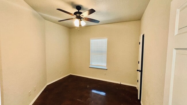 Building Photo - Beautiful 3 bedroom near Potranco!