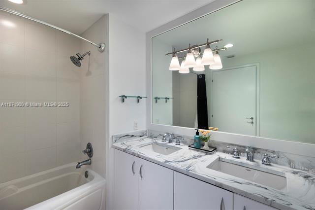 Building Photo - 300 S Biscayne Blvd