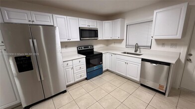 Building Photo - 6046 SW 40th St