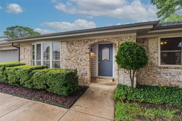 Building Photo - 717 Huntwich Dr