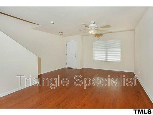 Building Photo - 8549 Quarton Dr