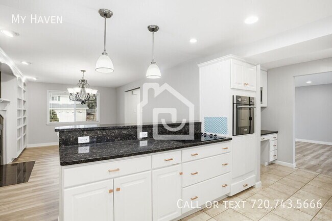 Building Photo - 2351 S Garland St