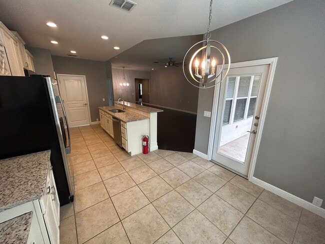 Building Photo - *COMING SOON* AMAZING 3 Bedroom  2 Bath Home w/ Office Room Near Alamo Ranch!