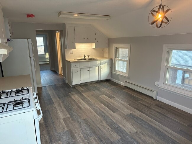 Building Photo - 30 Spring St