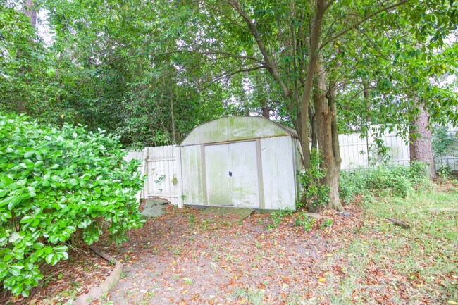 Building Photo - 70 Midlothian Dr