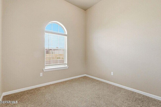 Building Photo - 5933 Ruidoso Downs St