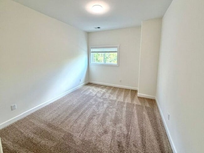 Building Photo - Now Leasing a Brand New 3 bedroom 3 bath Townhome in Olive Branch