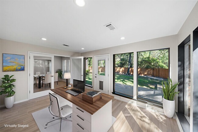 Building Photo - 1912 Foxtail Pl