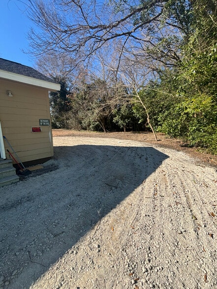 Building Photo - 207 Jackson St