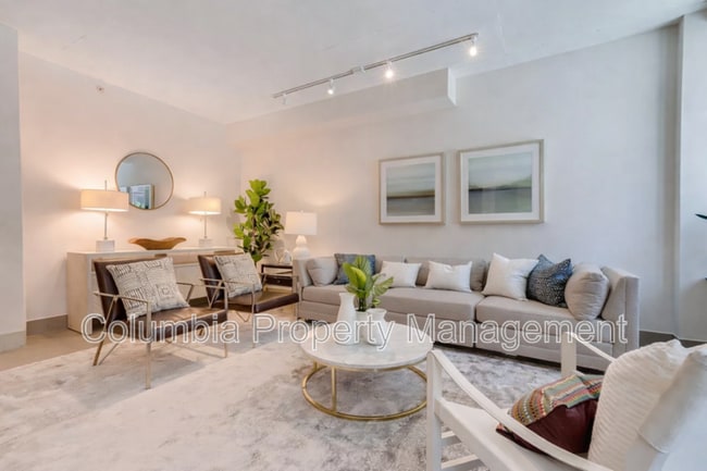 Building Photo - 1133 14th St NW