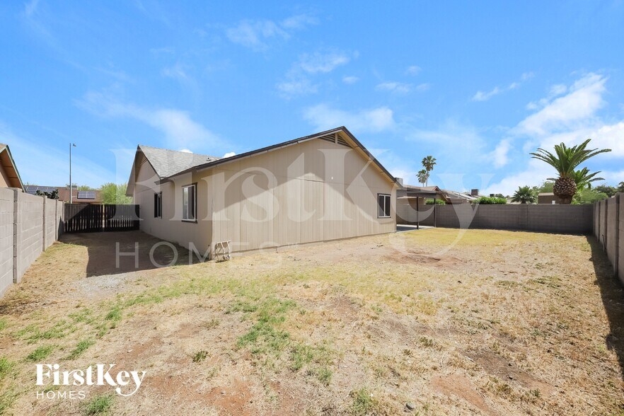 Building Photo - 1419 W Ross Ave