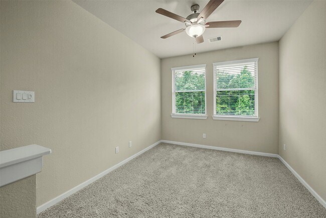 Building Photo - 323 N Spotted Fern Dr