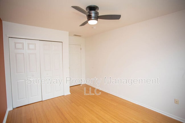 Building Photo - 605 Doral Dr