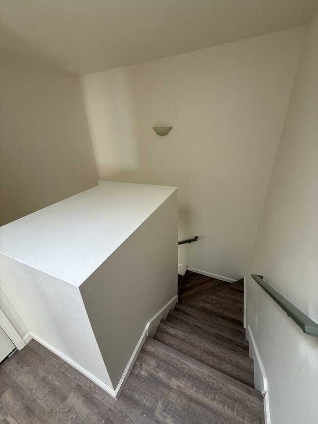 Building Photo - 5408 Jasons Way NE