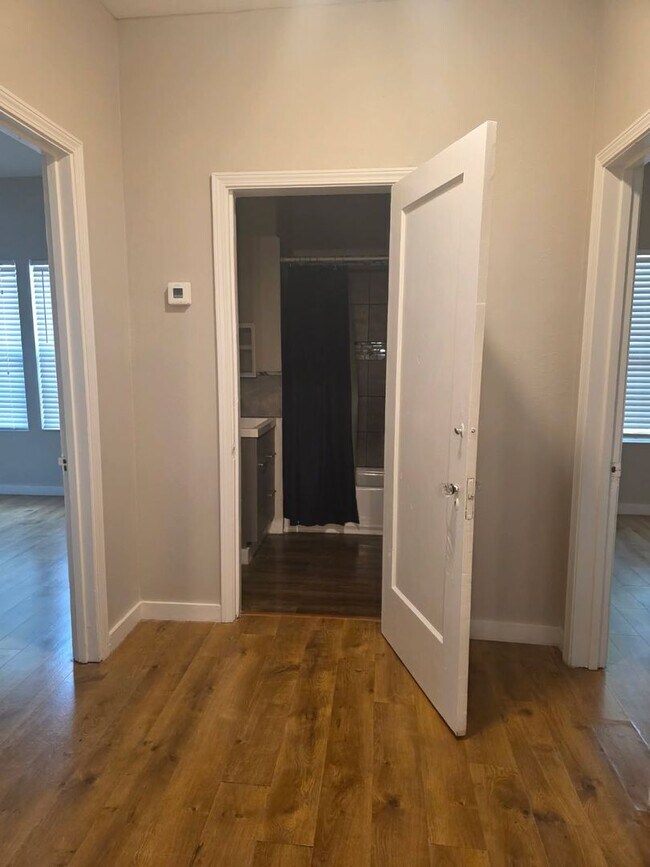 Building Photo - Step into this updated 4-bedroom, 2-bath home ideally situated in the heart of Sand Springs.