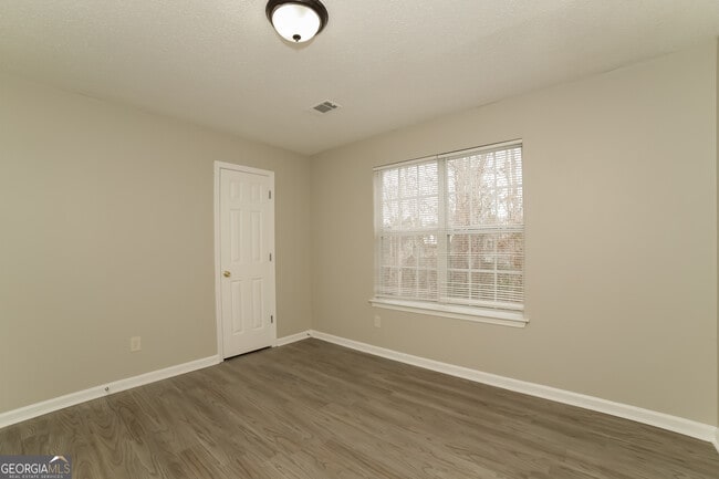 Building Photo - 1156 Misty Meadows Ln