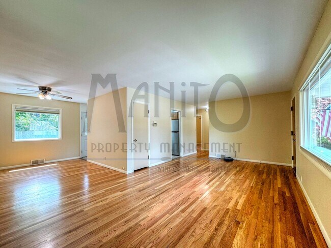 Building Photo - Tranquil Home Steps from Manito Park