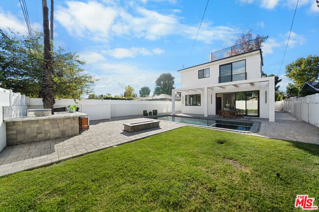 Building Photo - 5812 Willis Ave