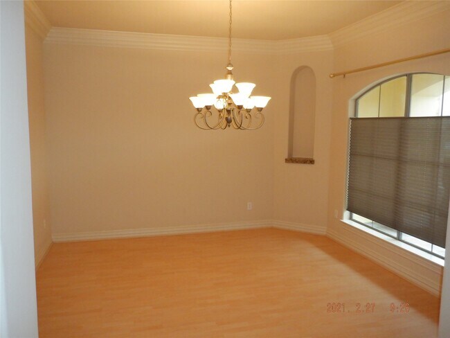 Building Photo - 1903 Spring Cedar Ln