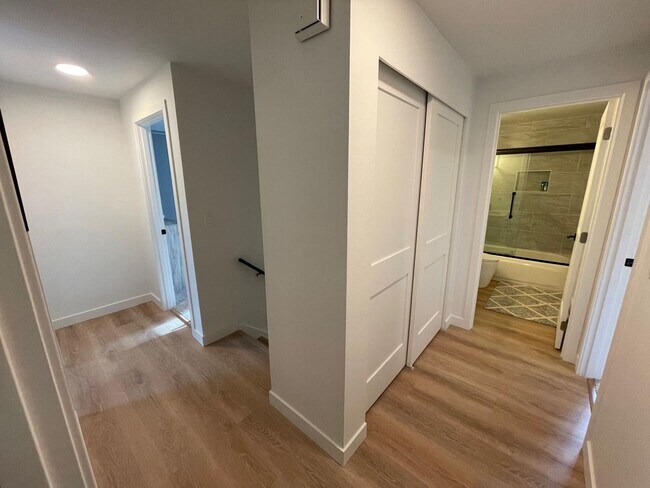 Building Photo - 13540 NE 190th Pl