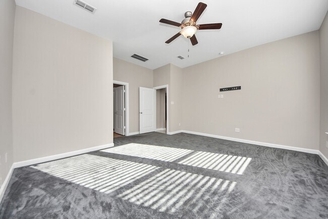 Building Photo - 8114 Silverspot Ln