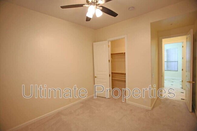 Building Photo - 11050 E Verbena Ln
