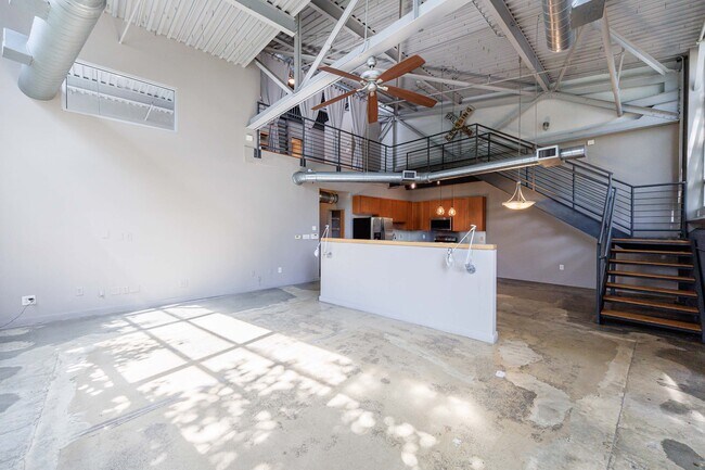 Building Photo - 400 Village Pkwy