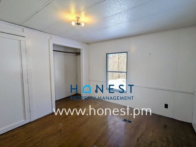 Building Photo - 9 Lexi Ln