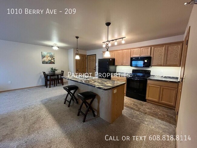 Building Photo - 1010 Berry Ave