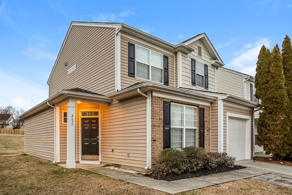 Building Photo - 4635 Abercromby St