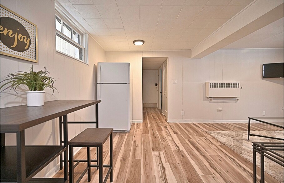 Building Photo - 2316 2nd Ave W