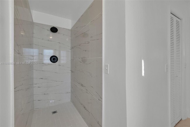 Building Photo - 2641 NW 44th Ave