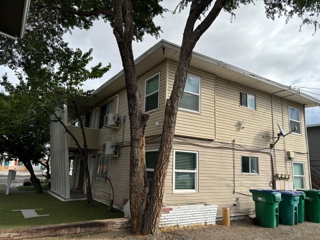 Building Photo - 590 Denslowe Dr