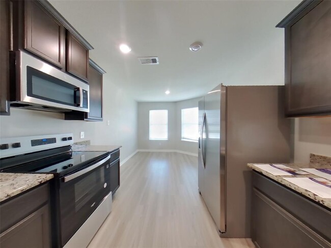 Building Photo - 23091 Bellini Dr
