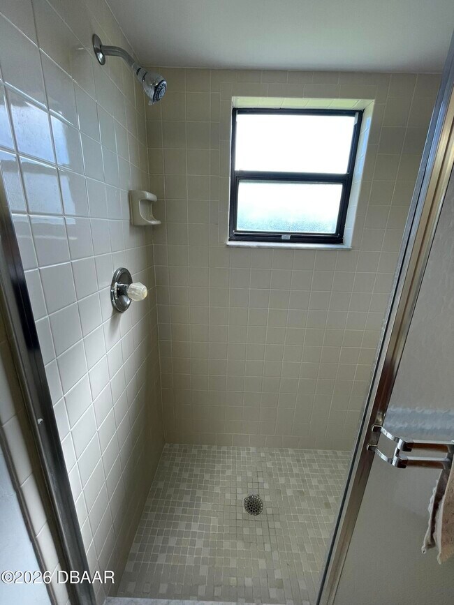 Building Photo - 1000 Egret Ct
