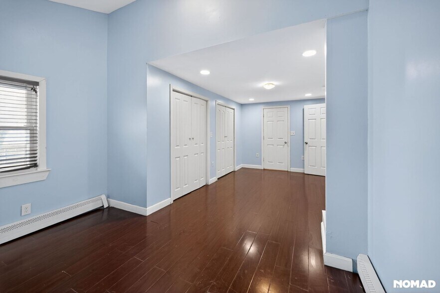 Building Photo - 36 Beach St